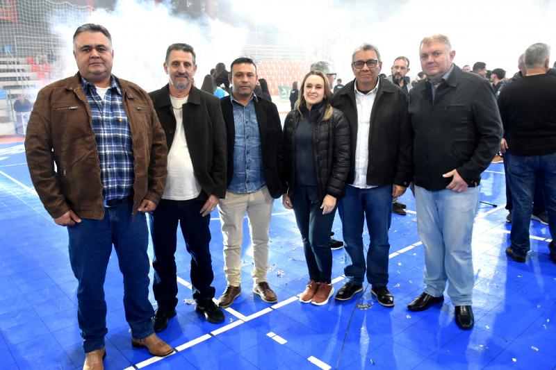 Vereadores participam da abertura dos Jogos Abertos do Paraná, que está acontecendo em Laranjeiras do Sul